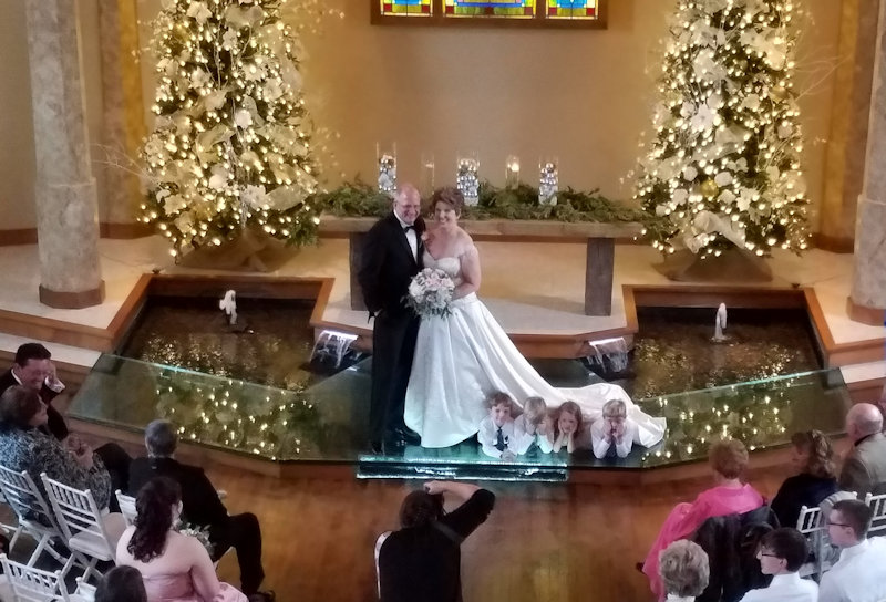 wedding ceremony on the water at Stone Harbor Resort in Sturegon Bay, WI